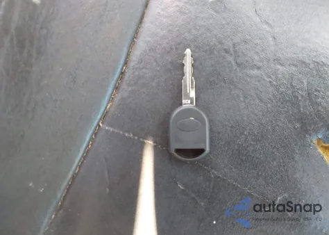 2005 Ford Mustang z USA, uszkodzony, nr VIN 1ZVFT84N455207827